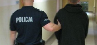 Policjanci z Praszki zatrzymali oszusta internetowego