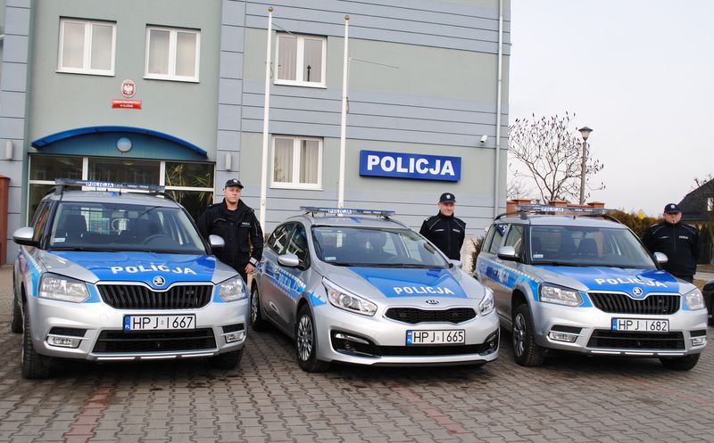 Trzy nowe radiowozy policji