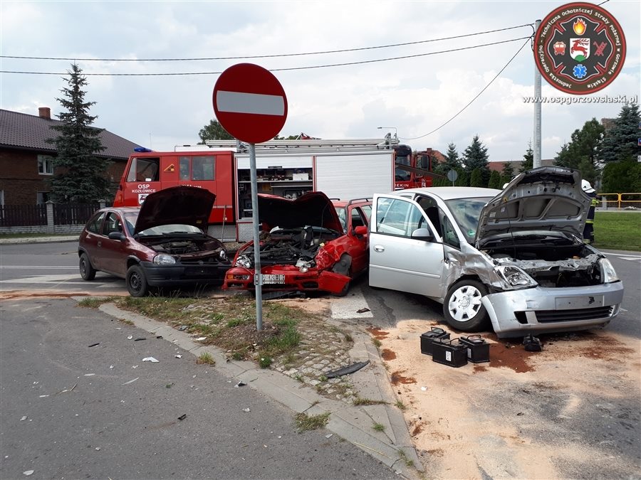 Kolizja trzech samochodów w Kozłowicach