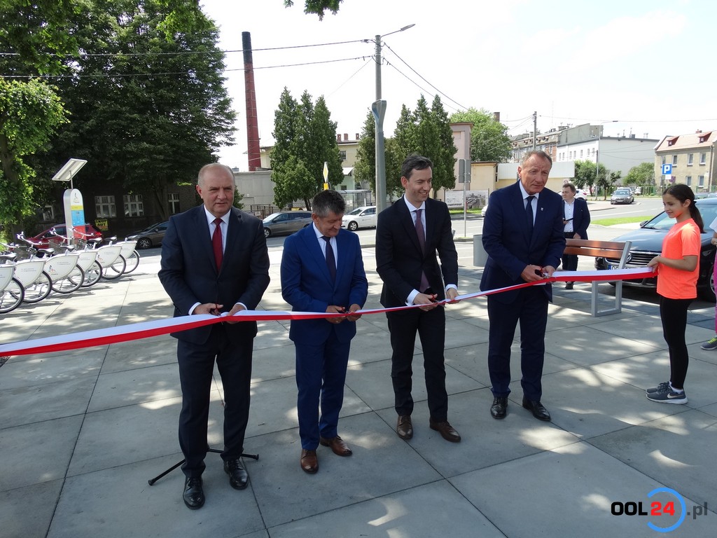 Centrum przesiadkowe w Oleśnie oficjalnie otwarte