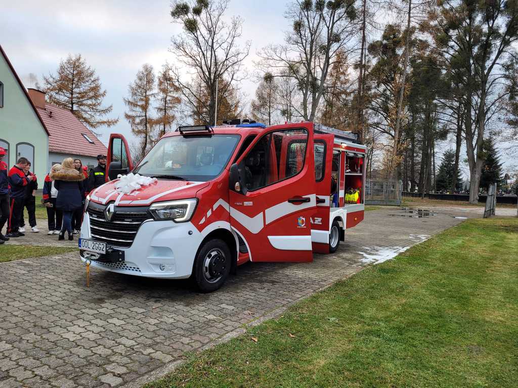 OSP Stare Olesno z nowym wozem strażackim