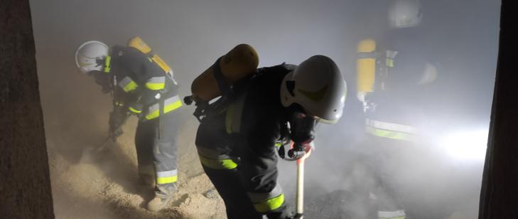 Strażacy przez ponad 37 godzin walczyli z pożarem w Pludrach
