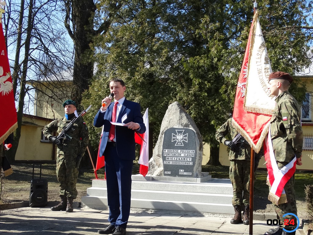 Pomnik Powstańców Śląskich w Dobrodzieniu zyskał nowe życie
