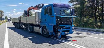 Zderzenie dwóch ciężarówek na drodze krajowej