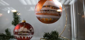Wystawę “Artystyczne Święta” można podziwiać w oleskim muzeum