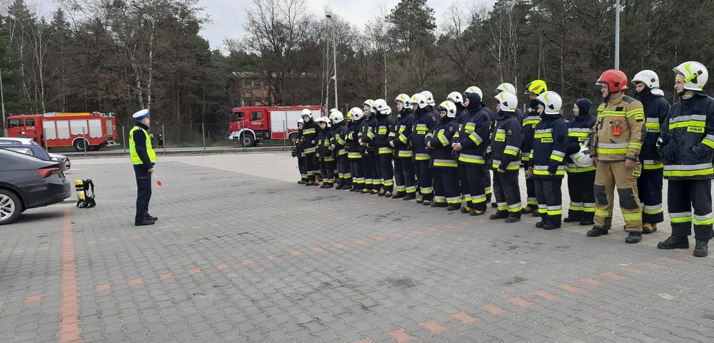 Policjanci przeprowadzili szkolenie dla strażaków