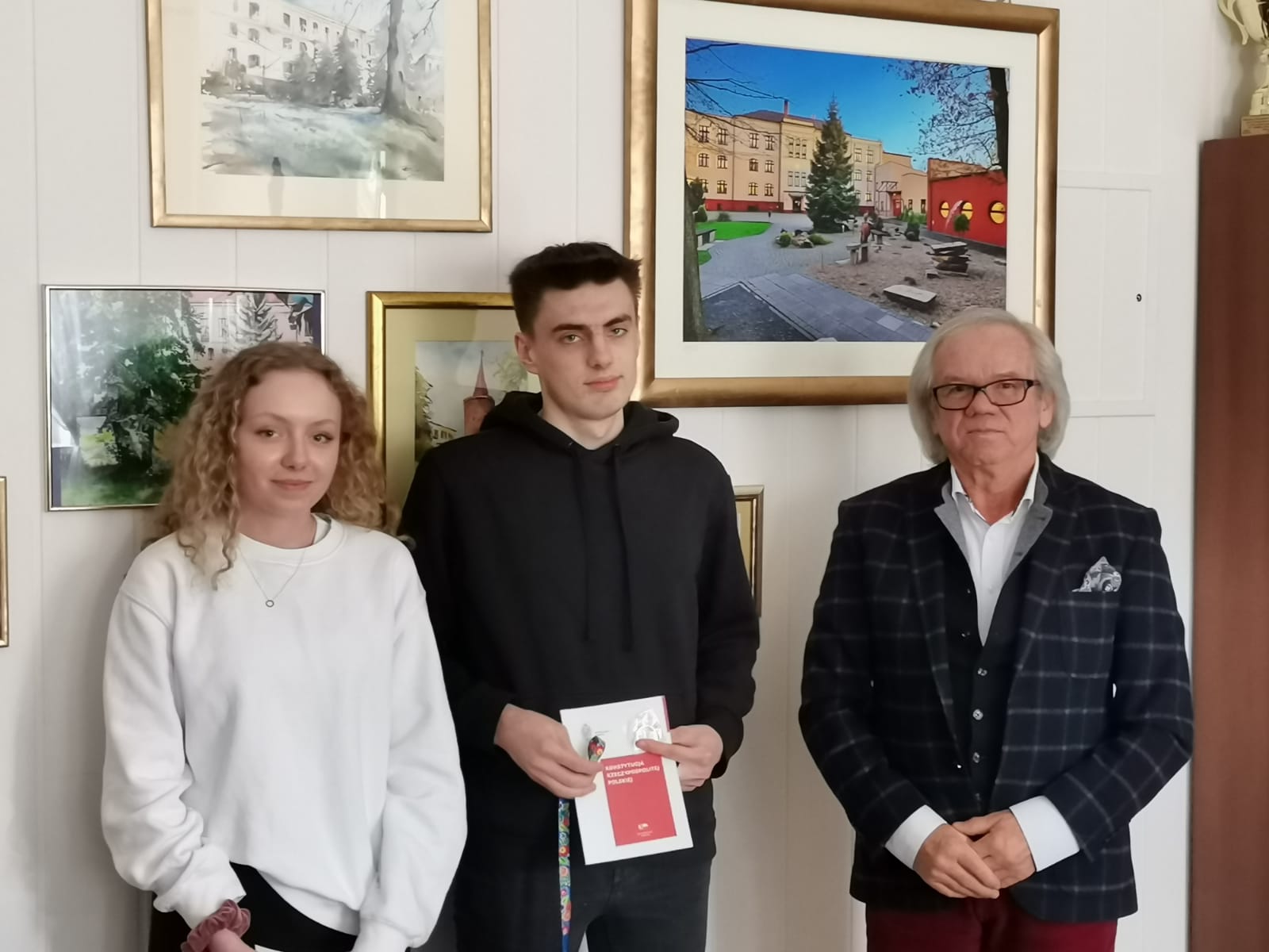 Olescy uczniowie brali udział w konkursie “Poznajemy Senat Rzeczypospolitej Polskiej”