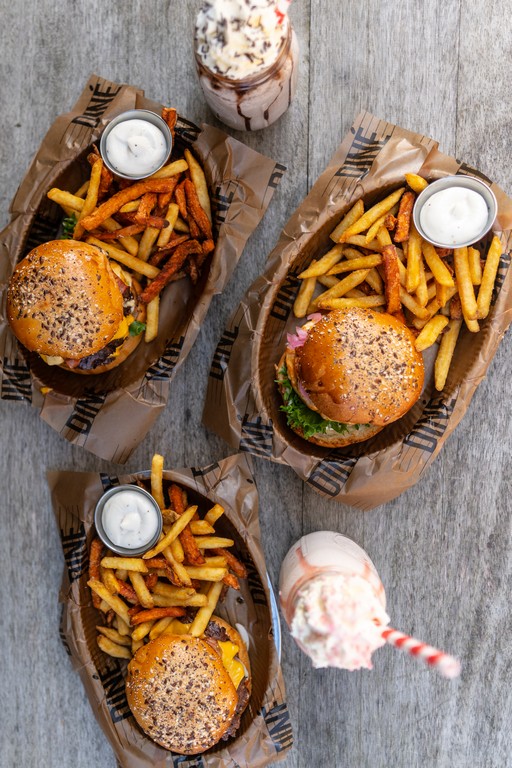 Kaloryczność burgerów – czy na pewno hamburger to bomba kaloryczna?
