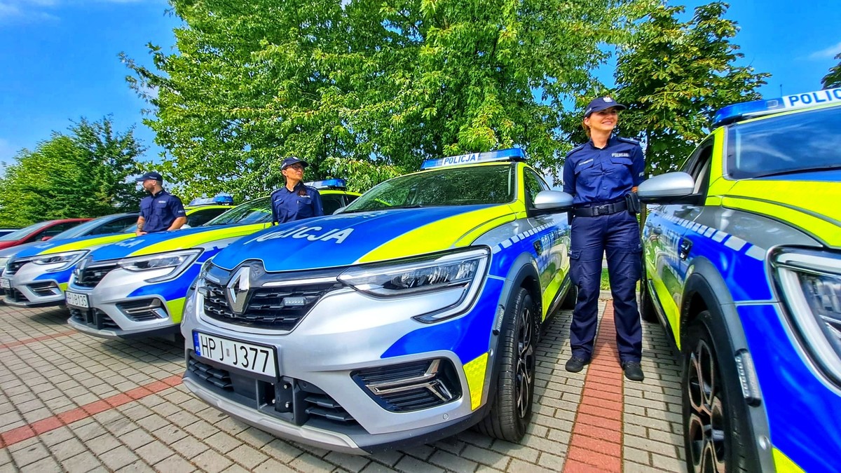Nowy ekologiczny samochód oleskiej policji