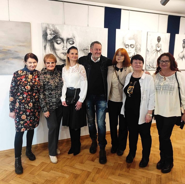 Malarstwo Jagody Karólewskiej nowym artystycznym odkryciem – Wystawa w Oleskim Muzeum Regionalnym