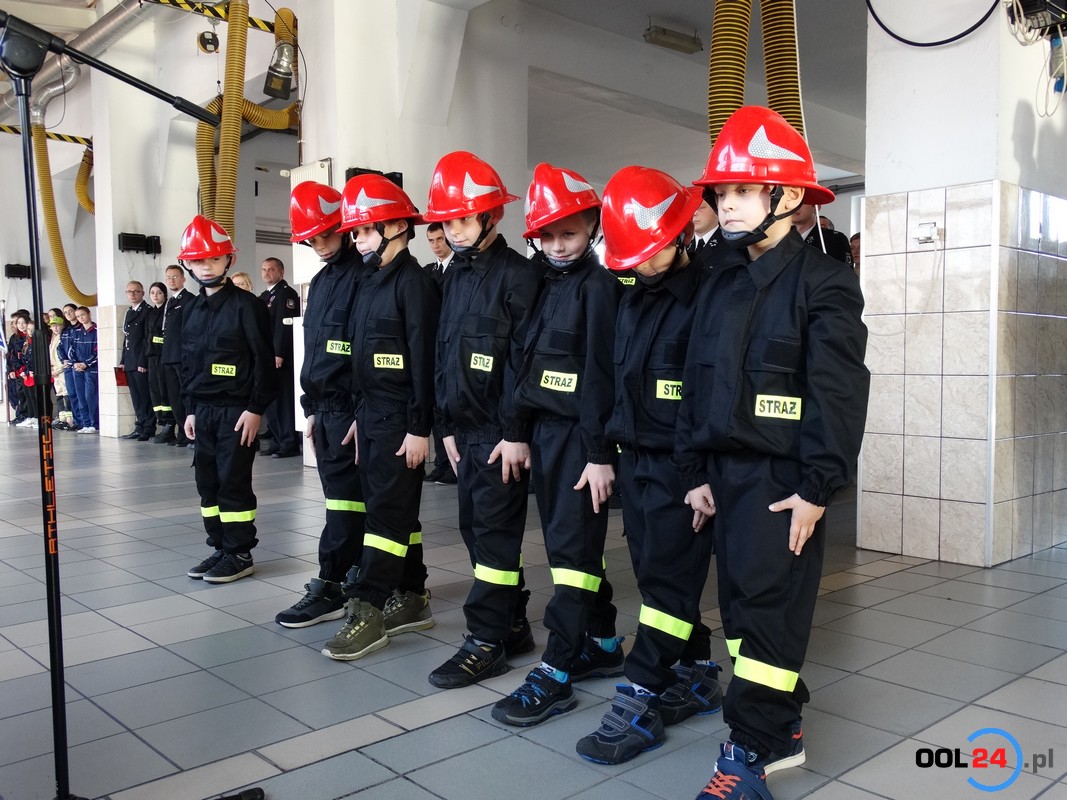 Powiat oleski młodzieżowymi drużynami pożarniczym stoi! Młodzi strażacy otrzymali promesy na zakup sprzętu